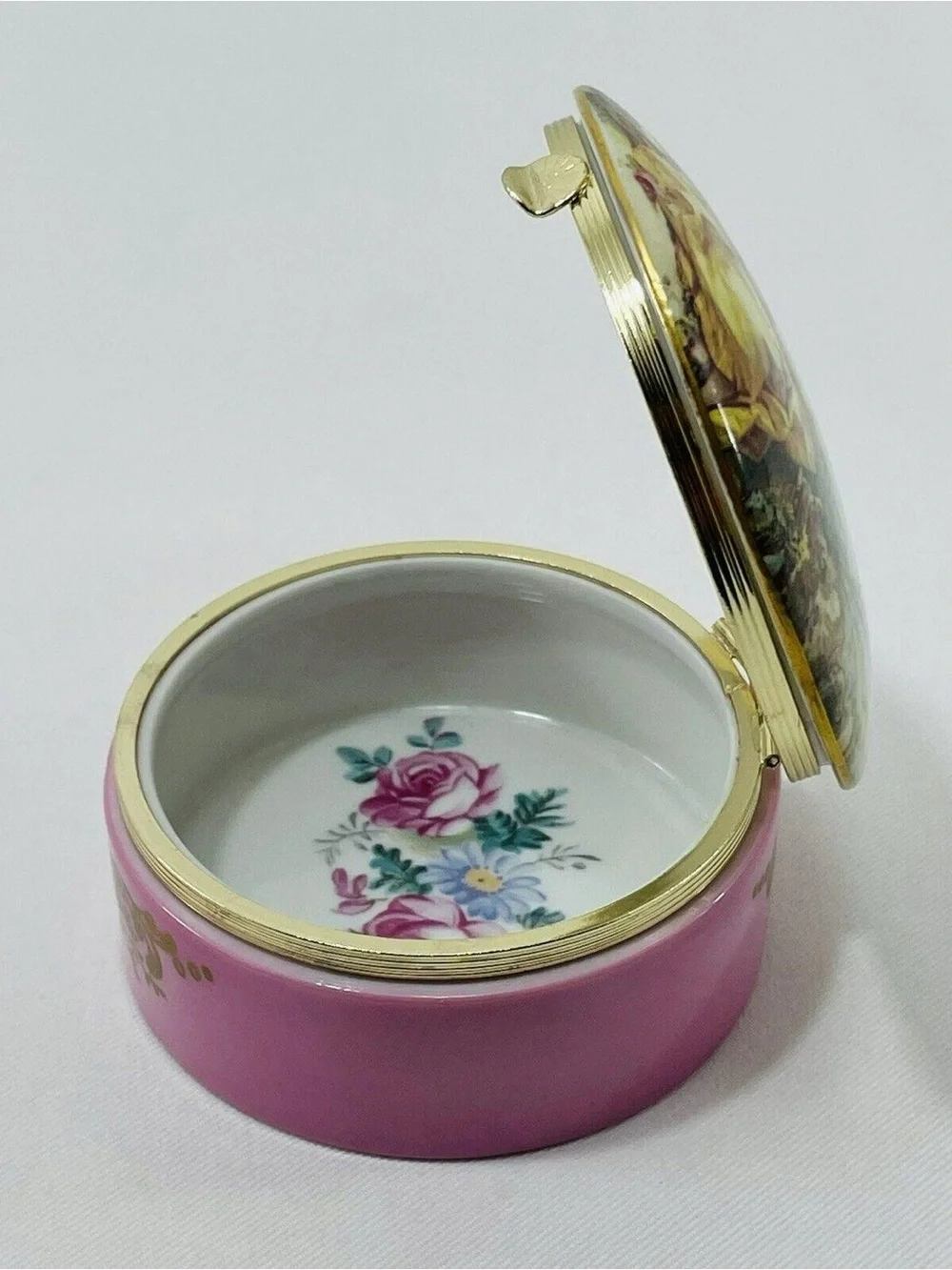 vintage Andrea by Sadek porcelain trinket box featuring a courting couple scene